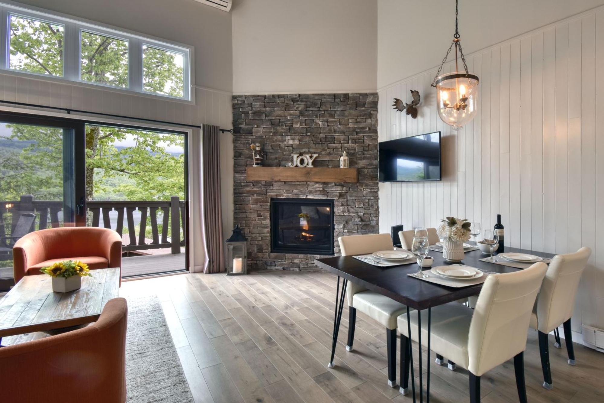 Stunning Condo - View On Lake Tremblant & Mountain Mont-Tremblant Dış mekan fotoğraf